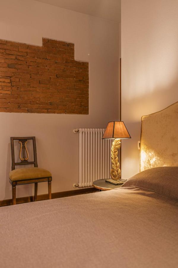 Napule...E Apartments 佩斯基耶拉德加达 外观 照片
